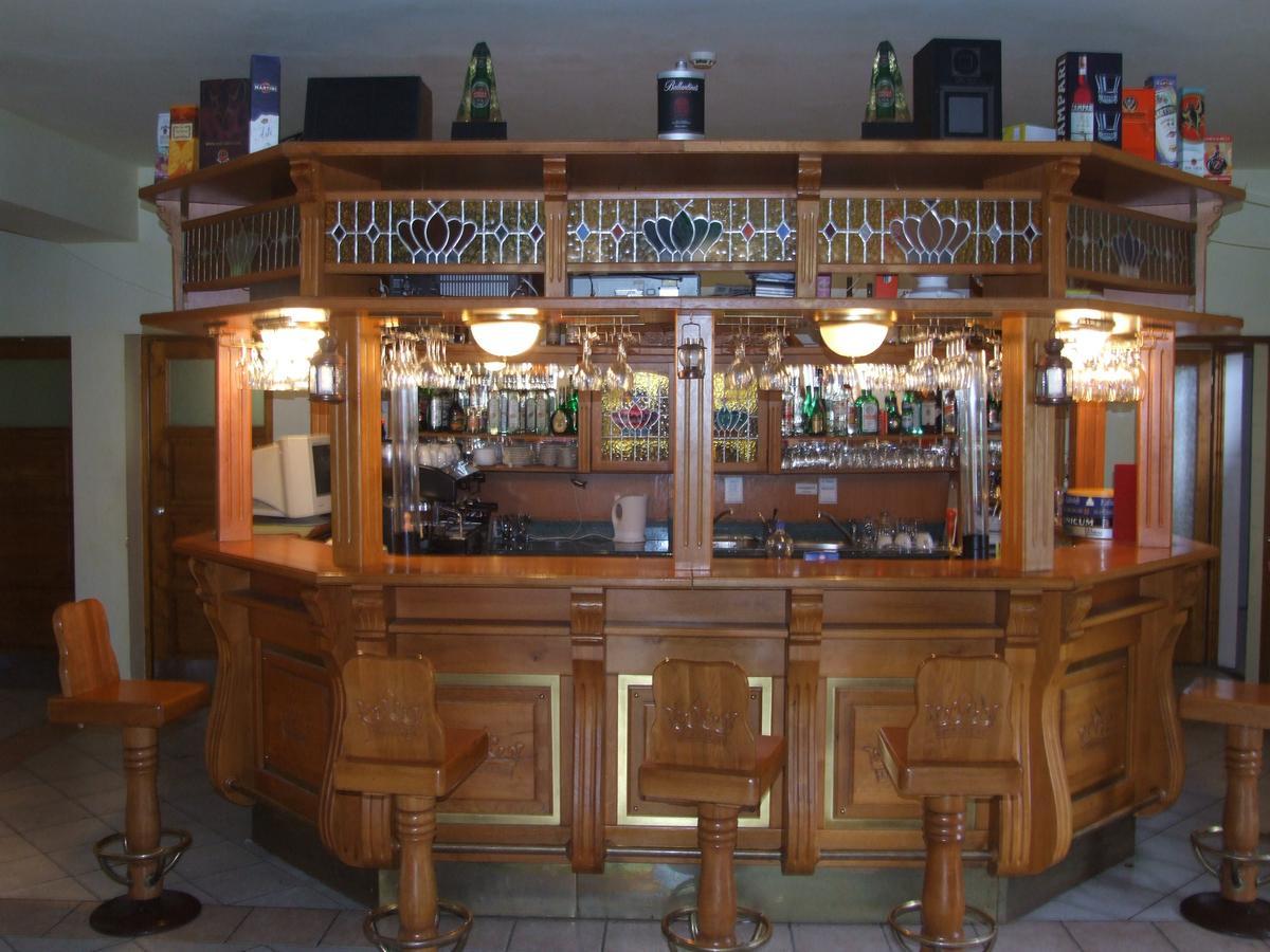 Pollushof Panzio Es Etterem Bed & Breakfast Csolnok Ngoại thất bức ảnh